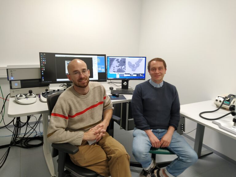 Nathan Ribot (left) and Nedal Djamil-Darif (right) at their Electron Microscopy work station in the EMBL Imaging Centre.