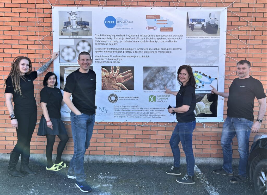 The electron microscopy facility from Biological Center at
České Budějovice, part of our Prague Node, participated
in Czech European Researchers’ Night, which is an open
excursion for students and public.