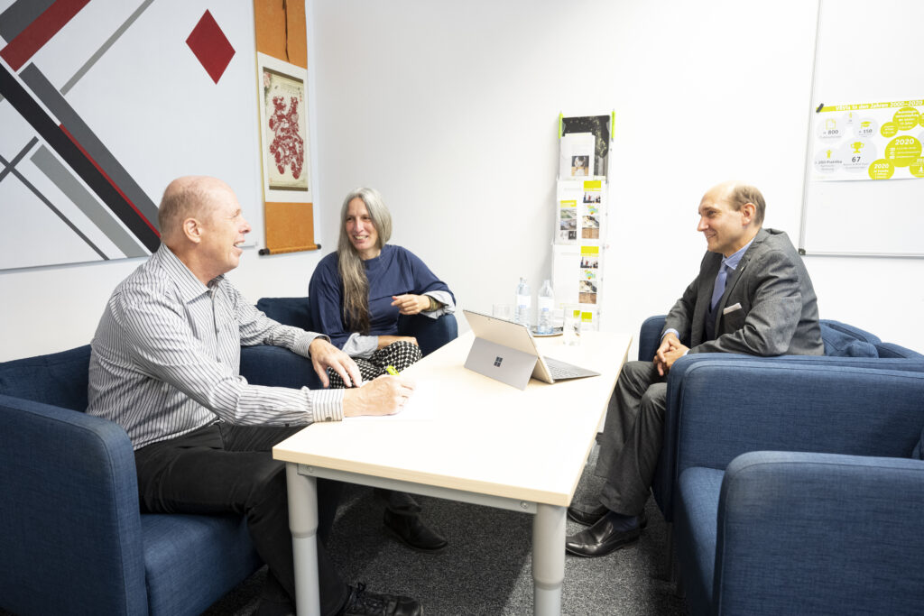 The architects of the Visual Computing Award. Katja Bühler, together with Gerd Hesina, CEO of VRVis, and Werner Purgathofer, Professor at TU Wien and former Scientific Director of VRVis. Copyright VRVis.