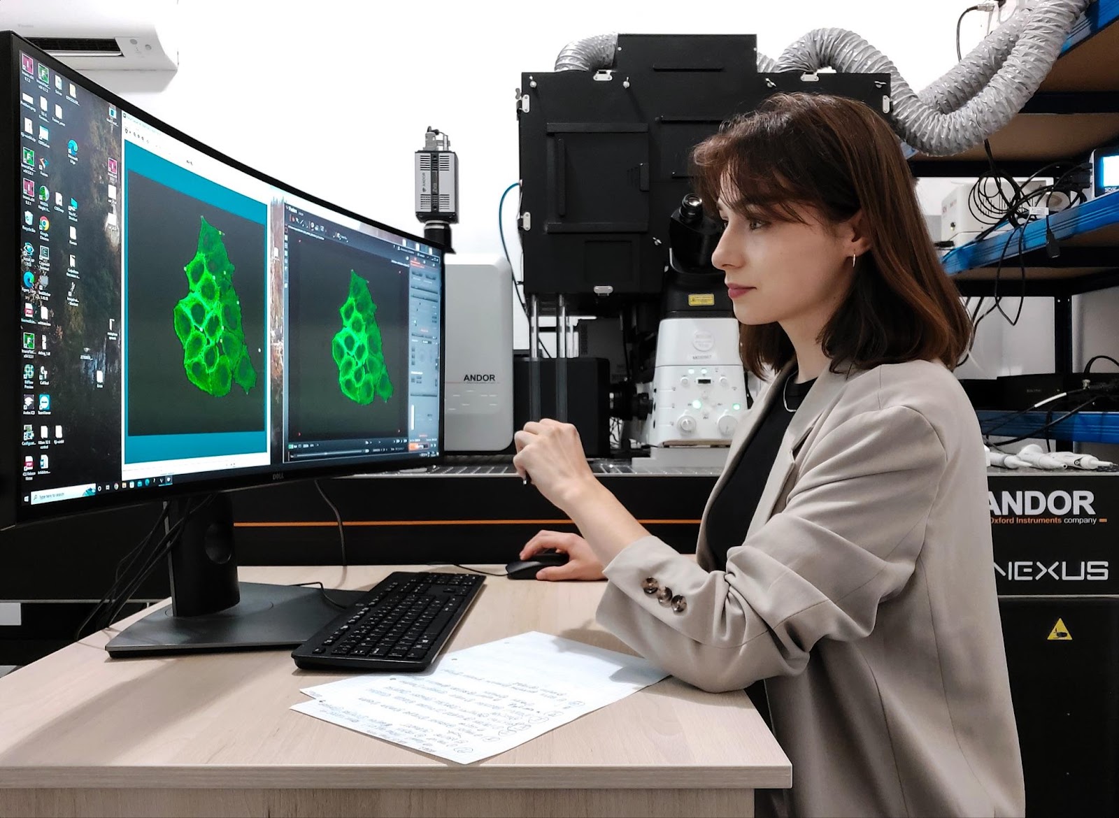 Palina Nepachalovich acquires data using spinning disc microscopy at Euro-BioImaging’s Sofia Node in Bulgaria.