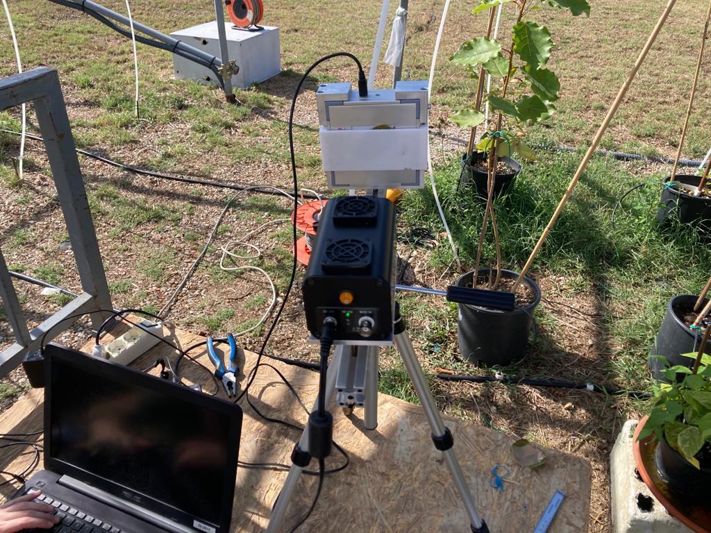 The lightweight, transportable TeraHertz Imaging system offered by the University of Pisa can easily be deployed in the field.